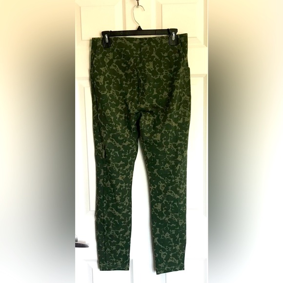 Cabi Marathon Leggings - NWT - Picture 3 of 8